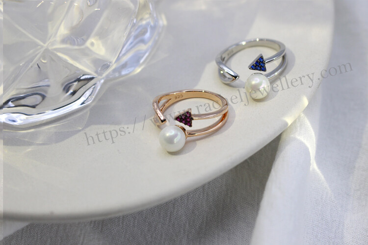 Small pearl silver ring.jpg