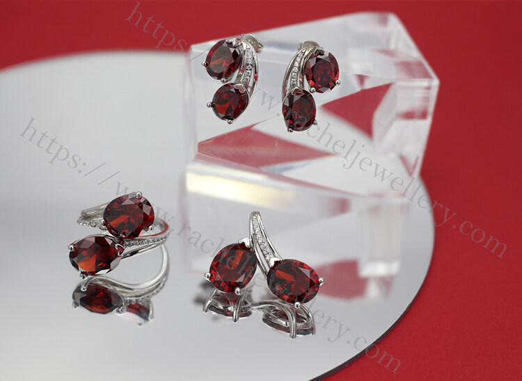 big oval garnet gemstone jewelry set.jpg