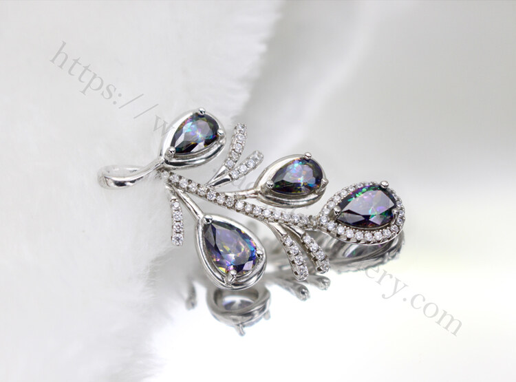 mystic topaz pear shaped leaf design pendant.jpg