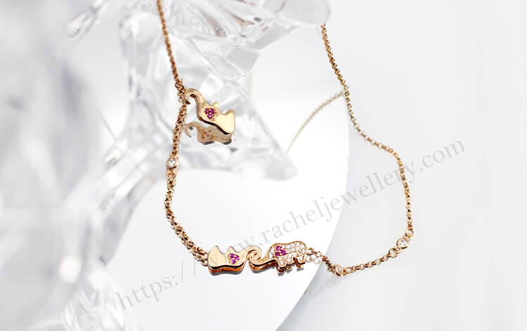 Customized cute elephant necklace.jpg
