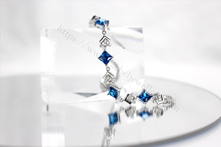 Wholesale blue topaz bolo bracelet.jpg