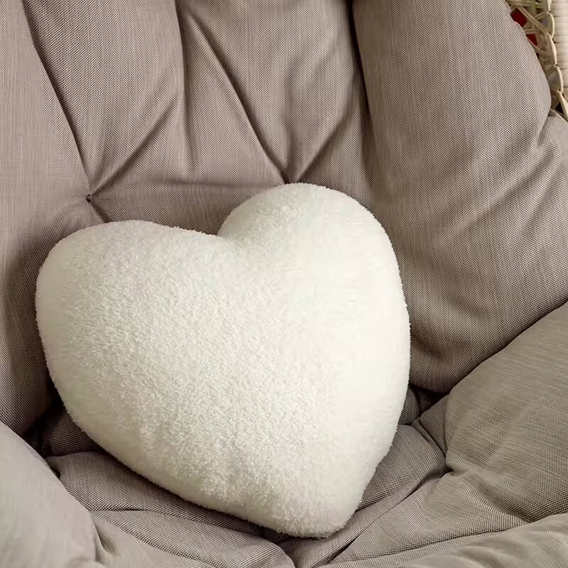 Private Label Colorful Luxury Fluffy Home Decor Heart Shaped Cushion Soft Decoration Cushion Cover
