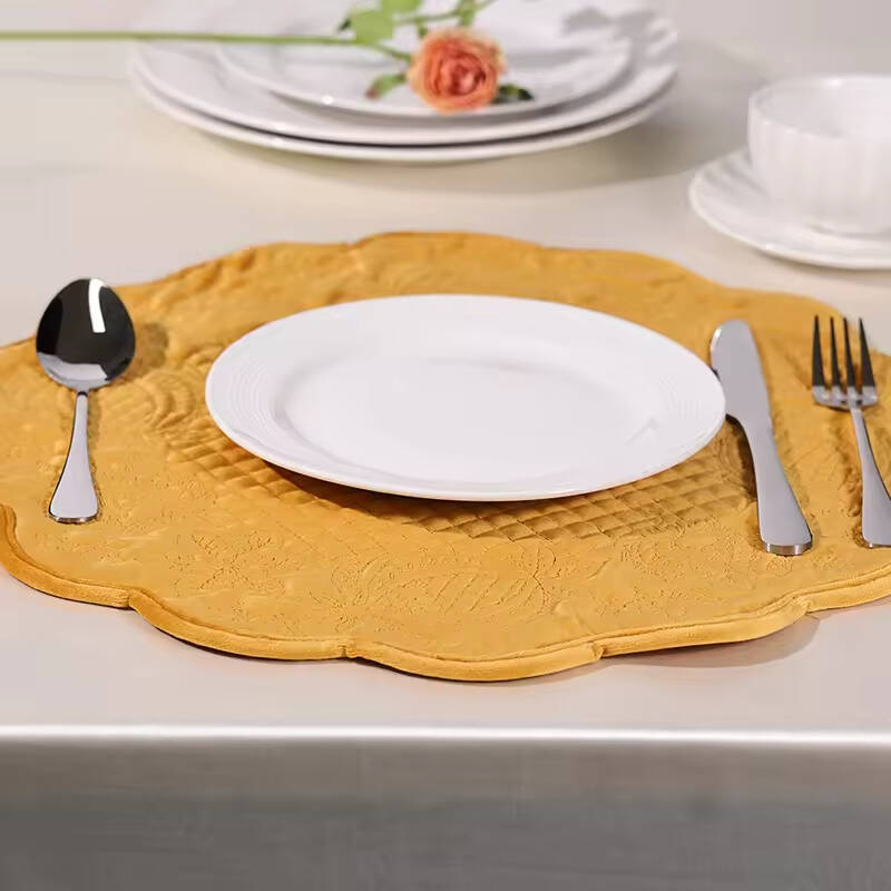 OEM ODM Flower Round Lace Shape 100% Polyester Placemat for Dining Tables