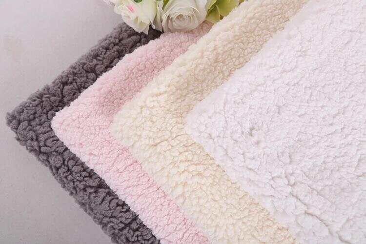 Thick 100 Polyester Knit Faux Fleece  sherpa Fleece fabric for winter pajamas