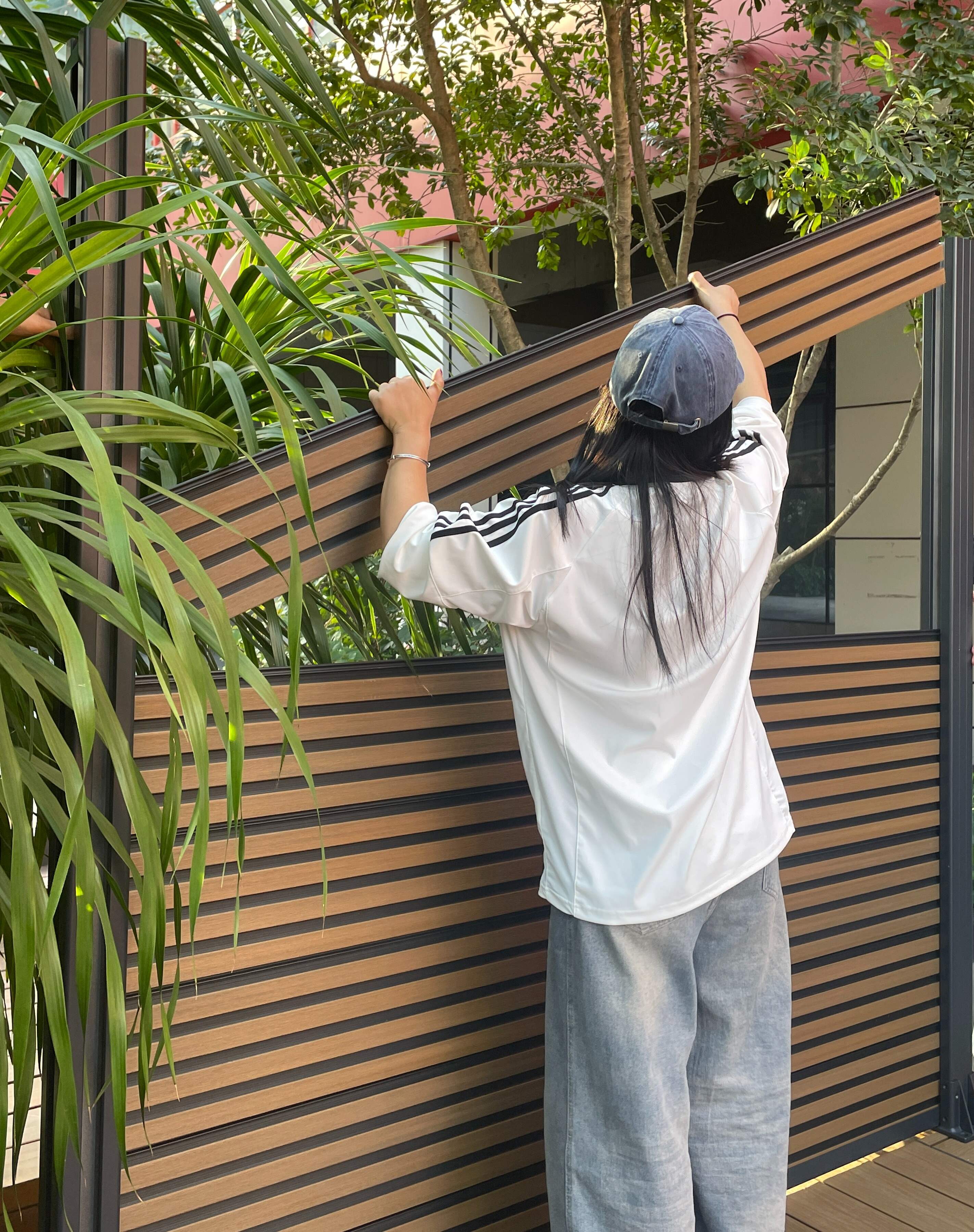 Horizontal Installation | Slat Composite Fence 