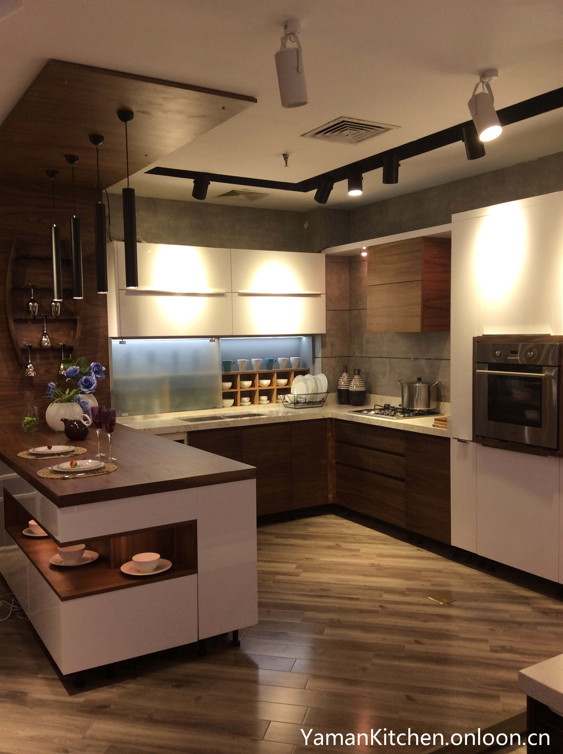 Yaman veneer kitchen,walnut veneer,wooden bar.U shape kitchen