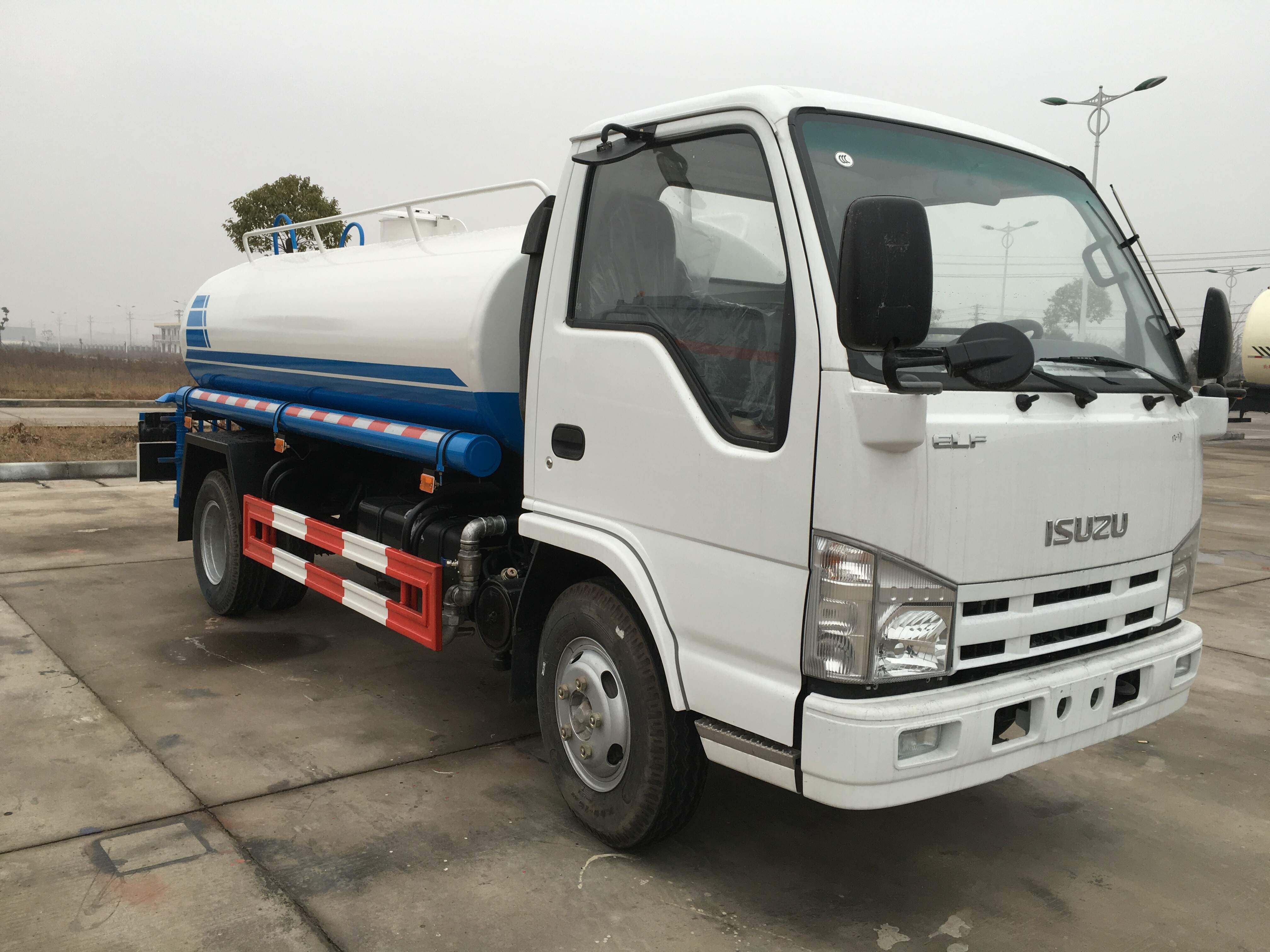 ISUZU 5mm³ water truck for sale