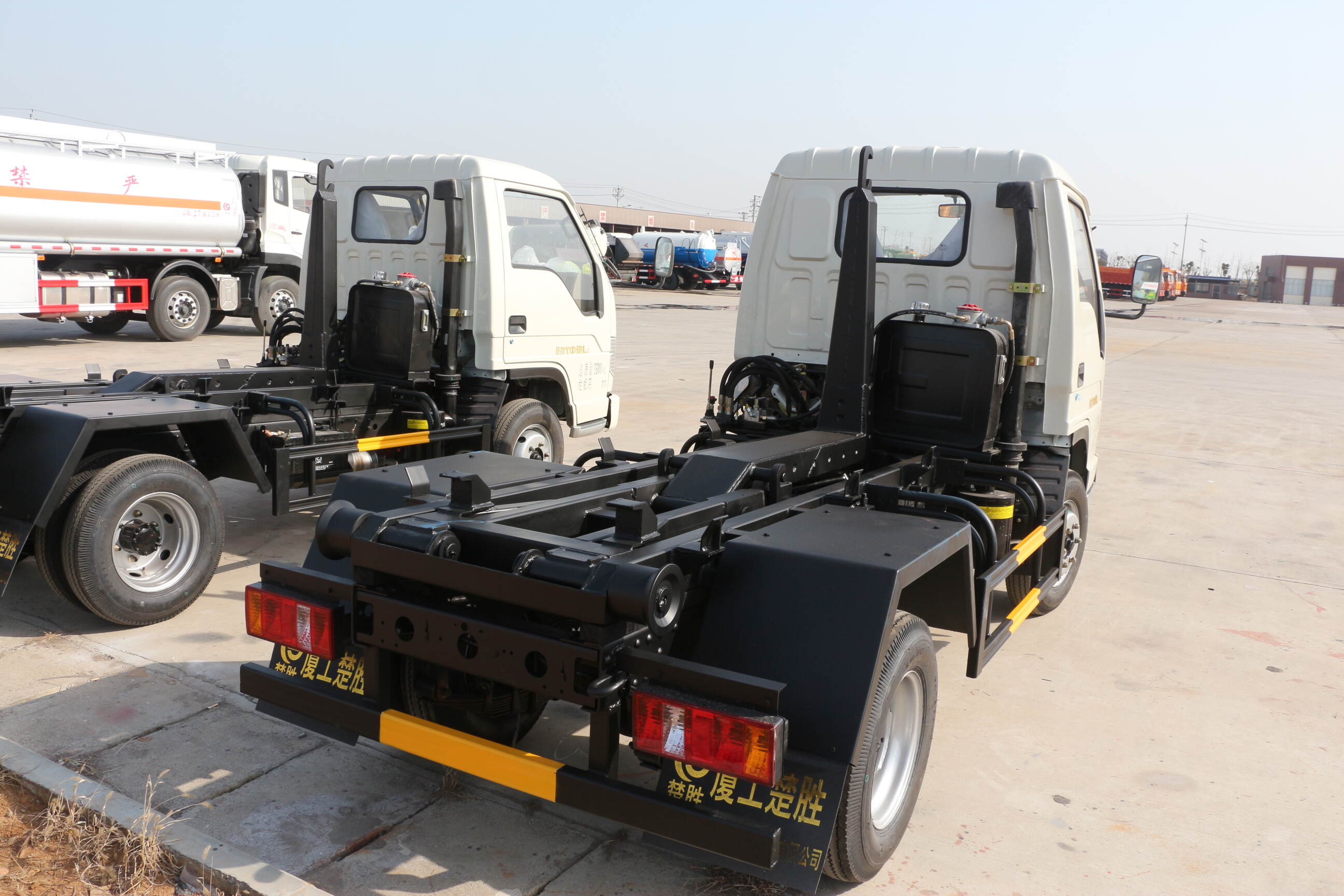 small side loader garbage truck ,automated garbage truck for sale