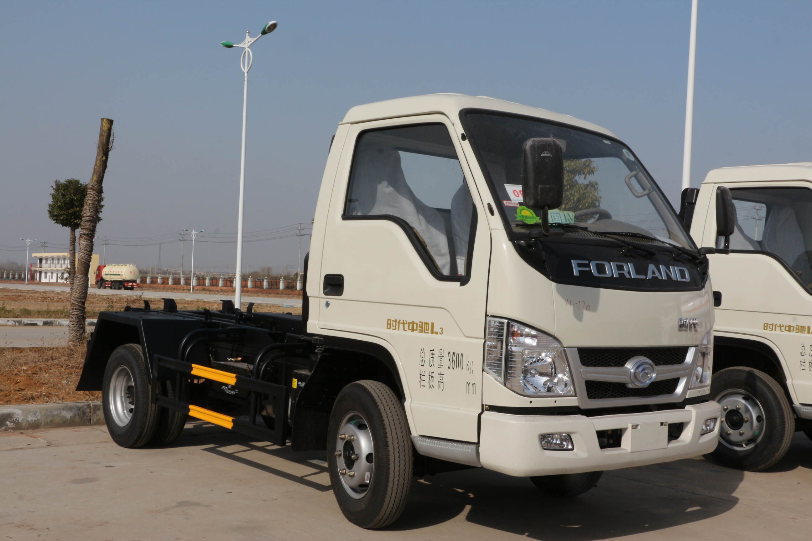 small side loader garbage truck ,automated garbage truck for sale