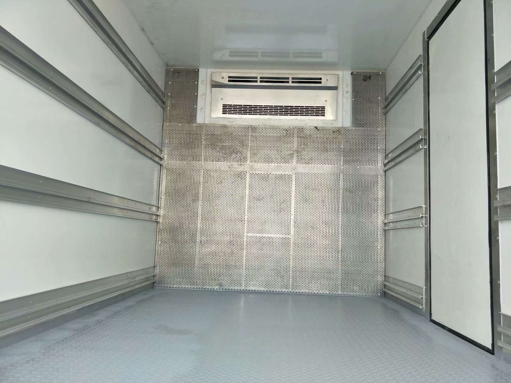 cheap refrigerated trucks for sale ,commercial refrigeration truck