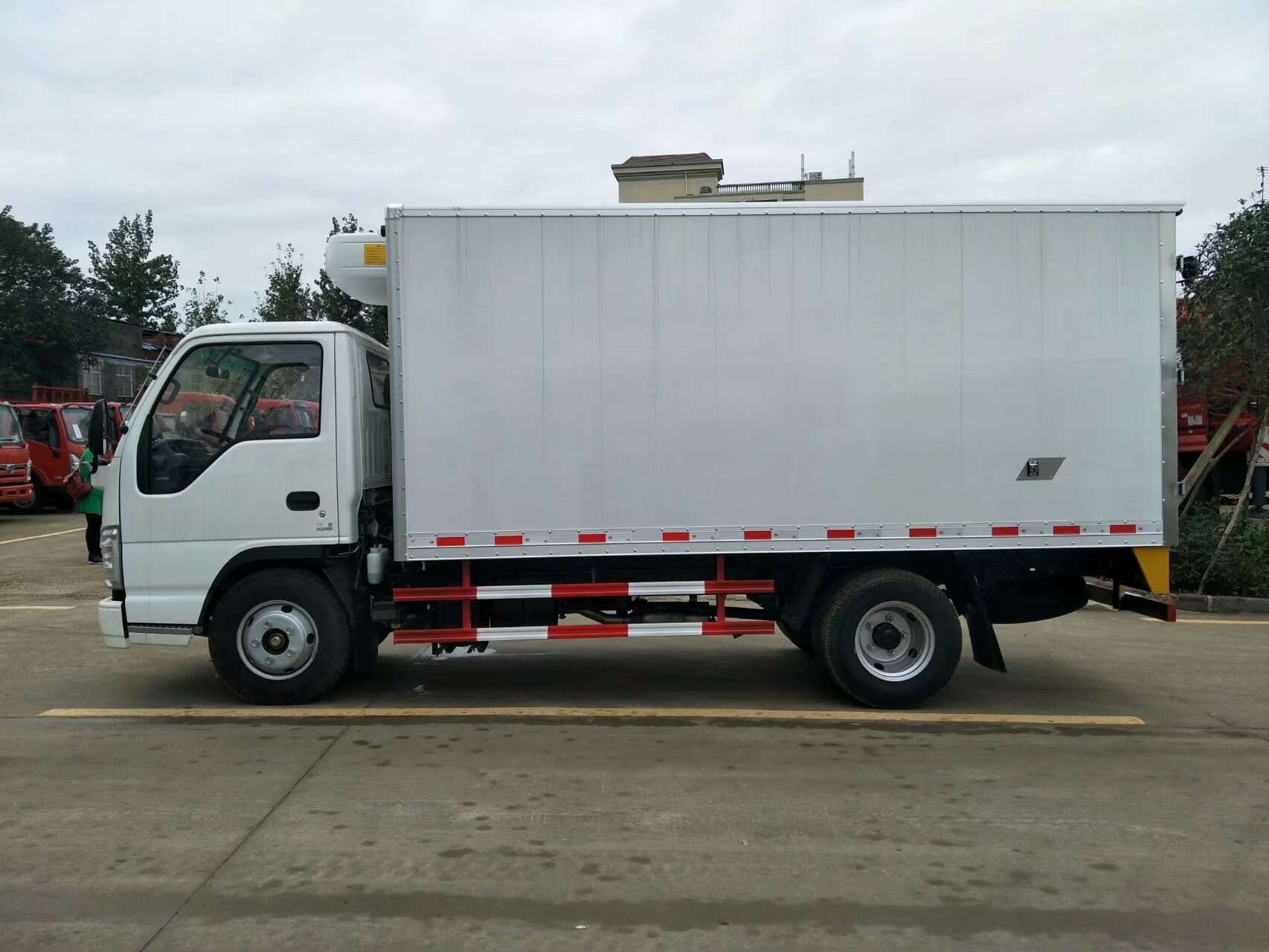 new refrigerator trucks ,refrigerated catering truck