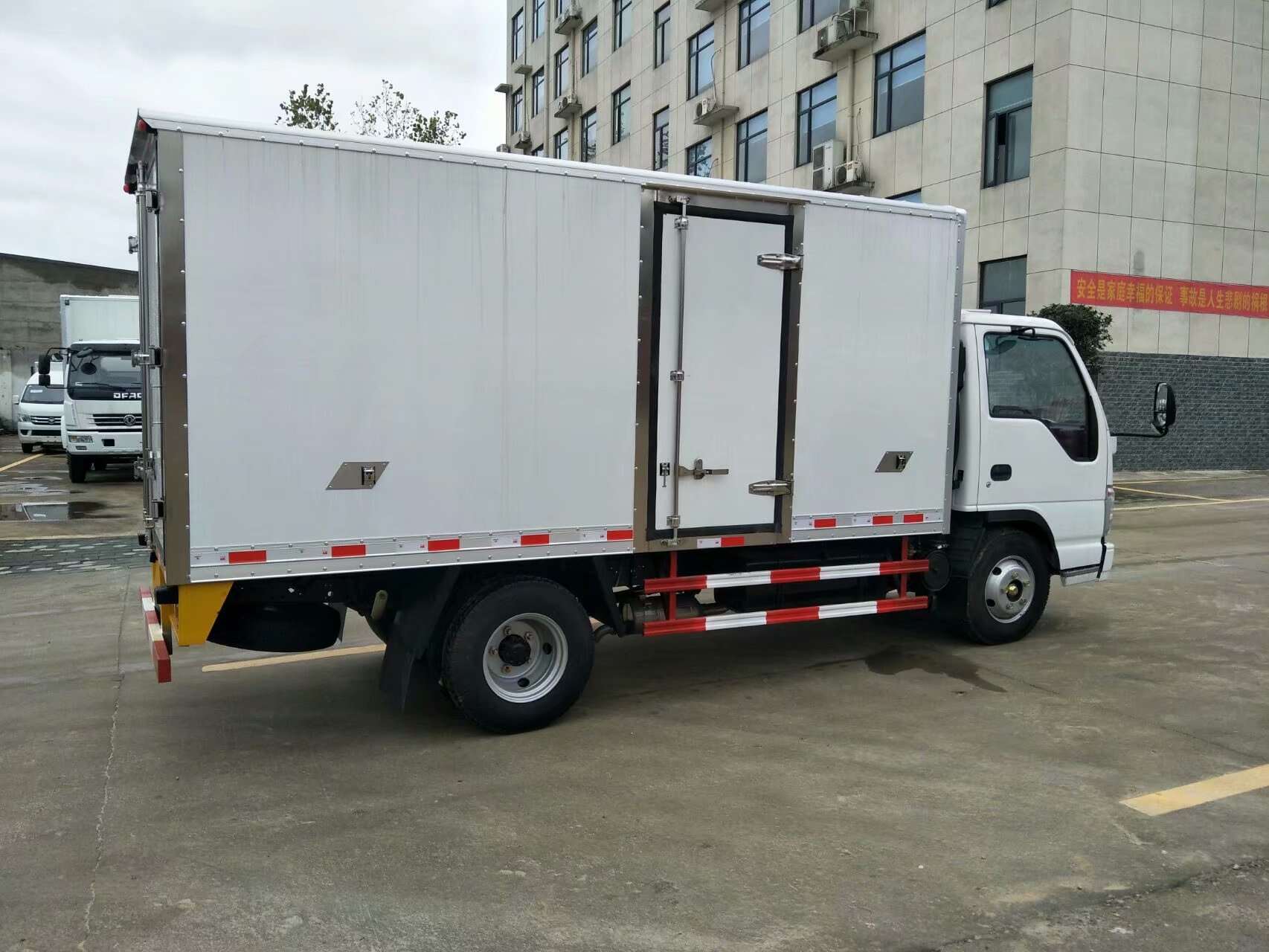 new refrigerator trucks ,refrigerated catering truck