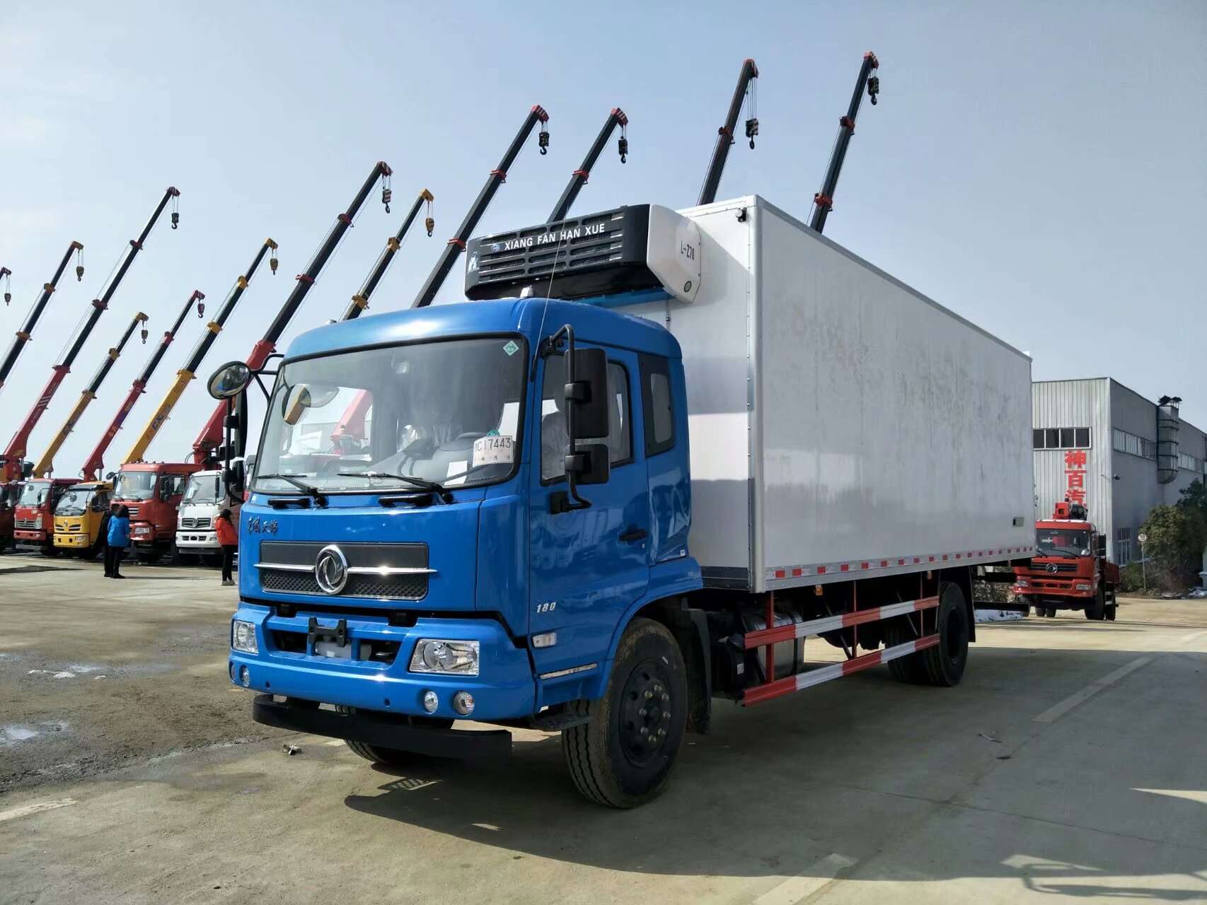 Dongfeng tianjin 10T commercial refrigerated trucks