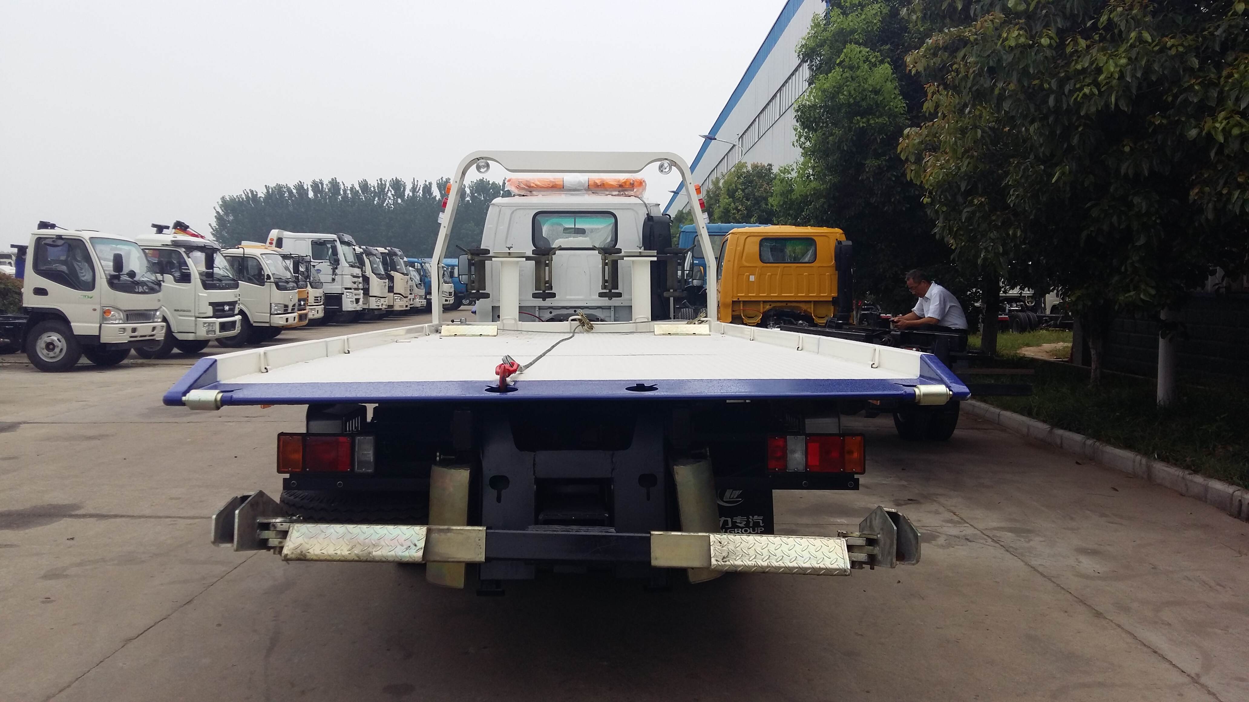 chinese wrecker truck manufacture, safety wrecker and truck supply