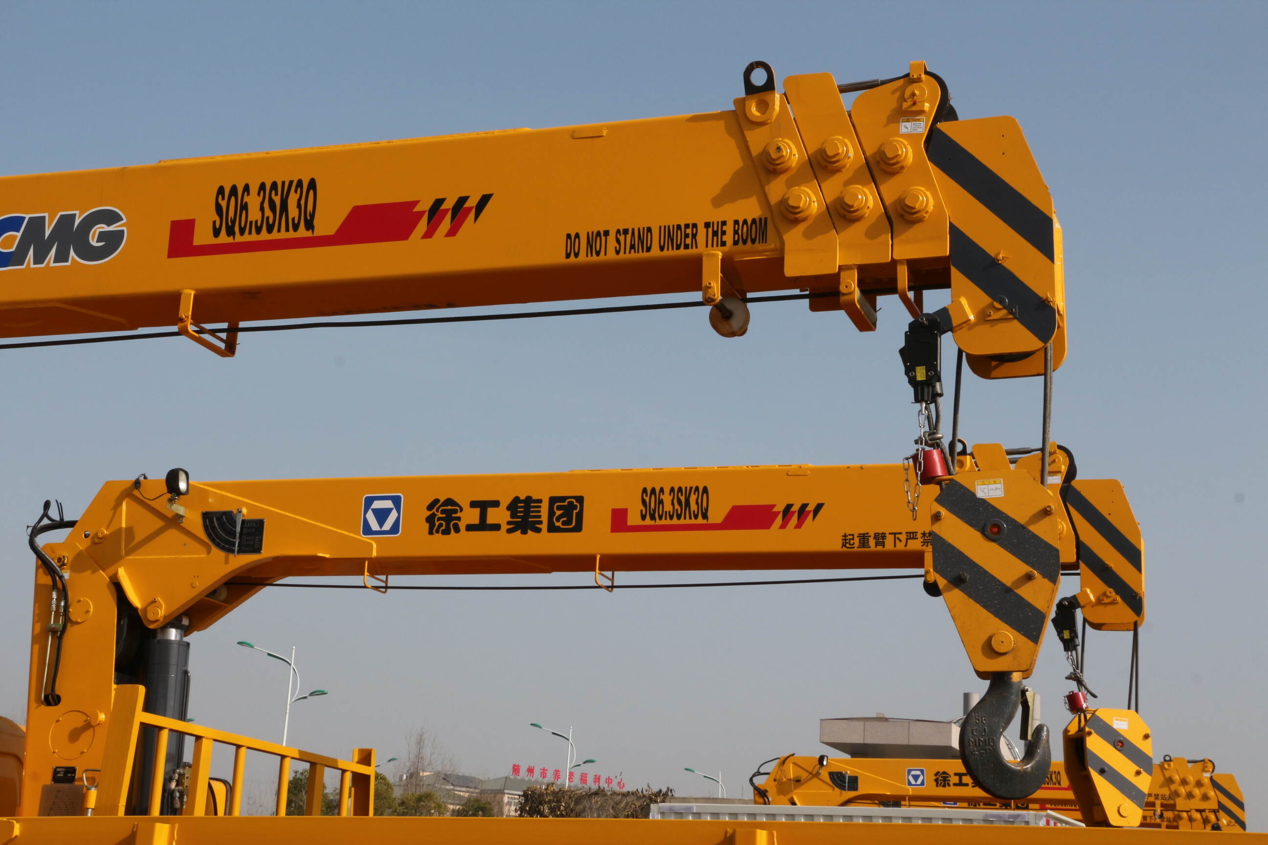 container truck with crane ,crane truck with flatbed