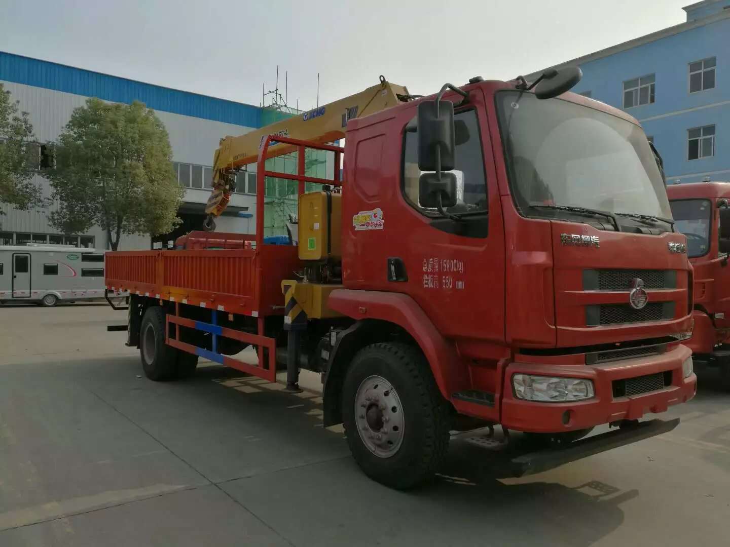 flat bed pickup truck with crane, flat truck with crane