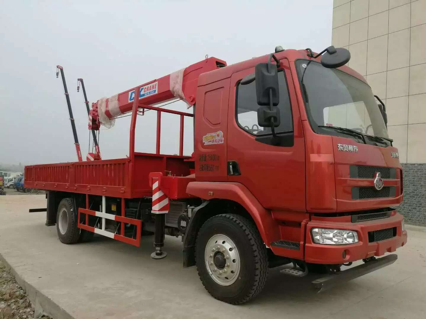 flat bed pickup truck with crane, flat truck with crane