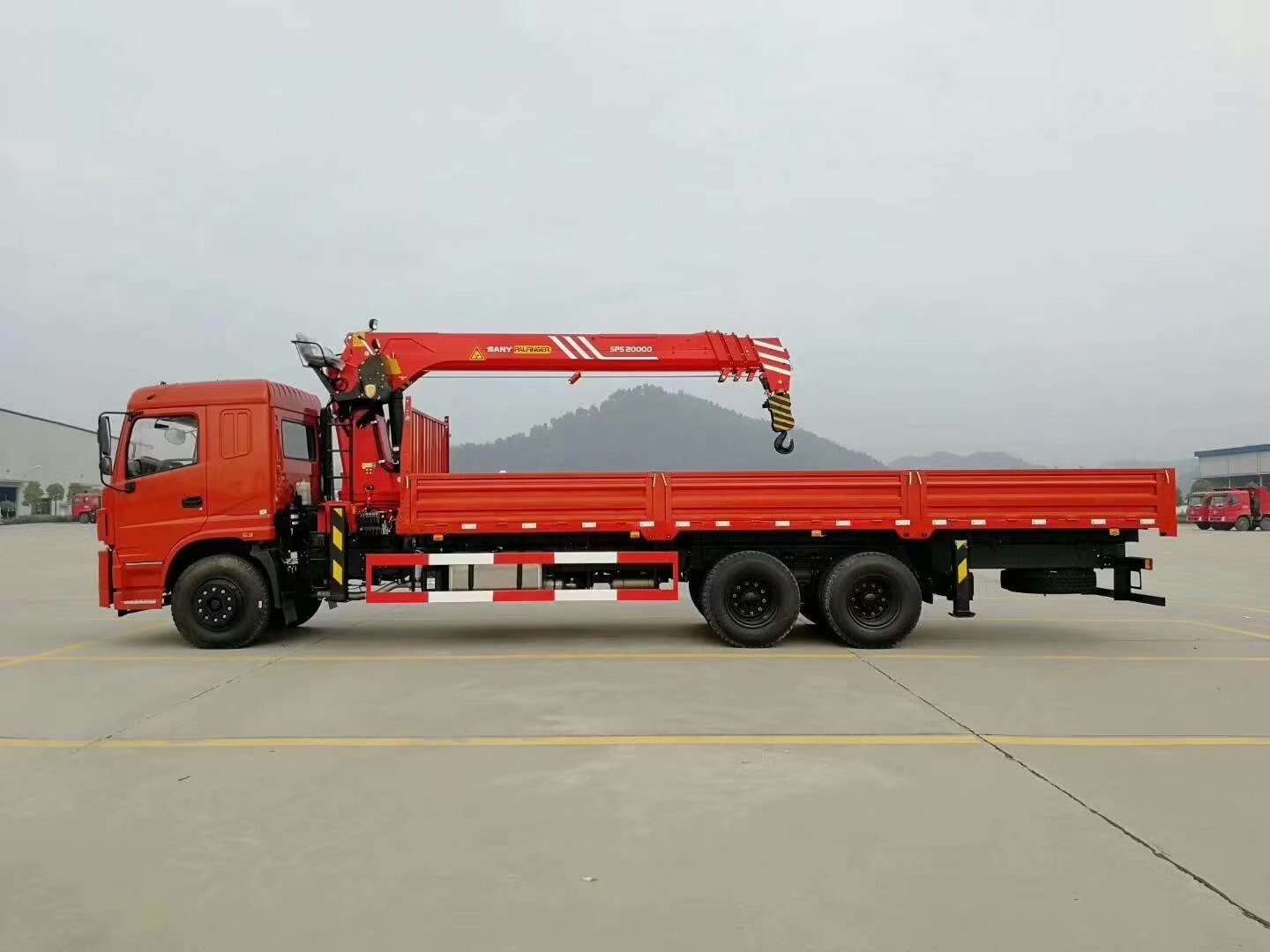 light truck with crane for sale ,log truck with crane for sale