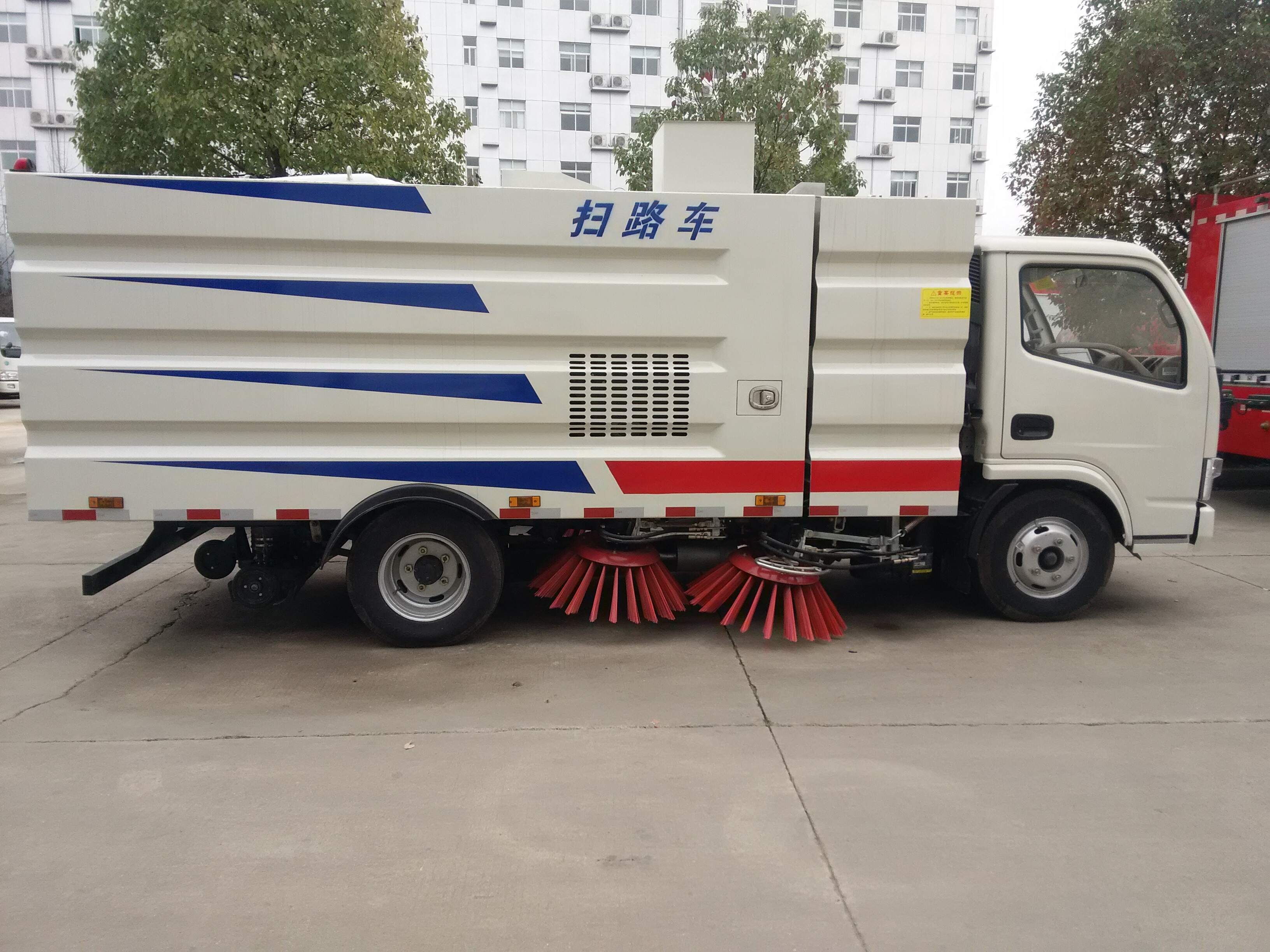 road sweeper truck video, road washer sweeper truck