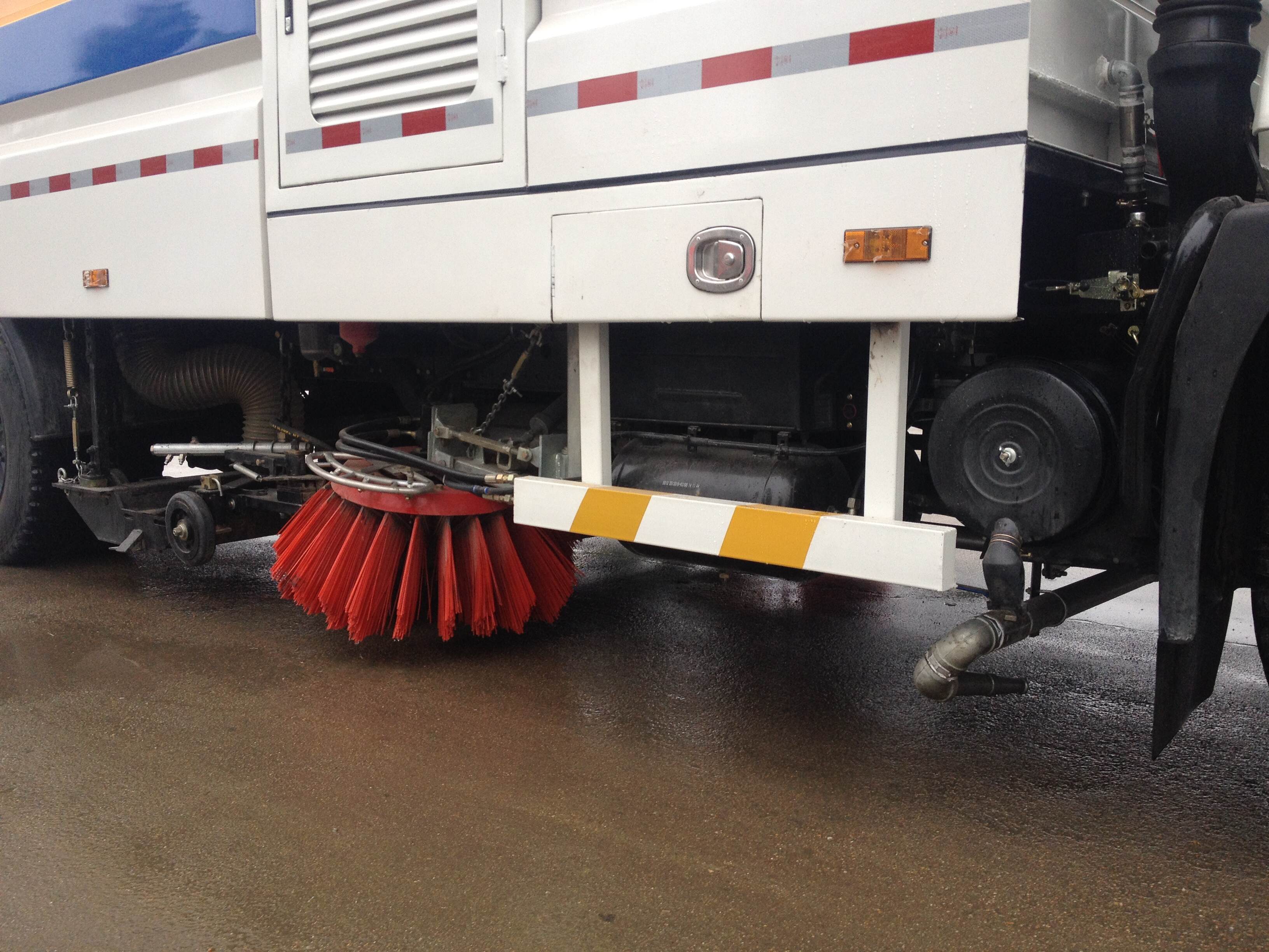 used road sweeper truck, vacuum road sweeper truck pricelist