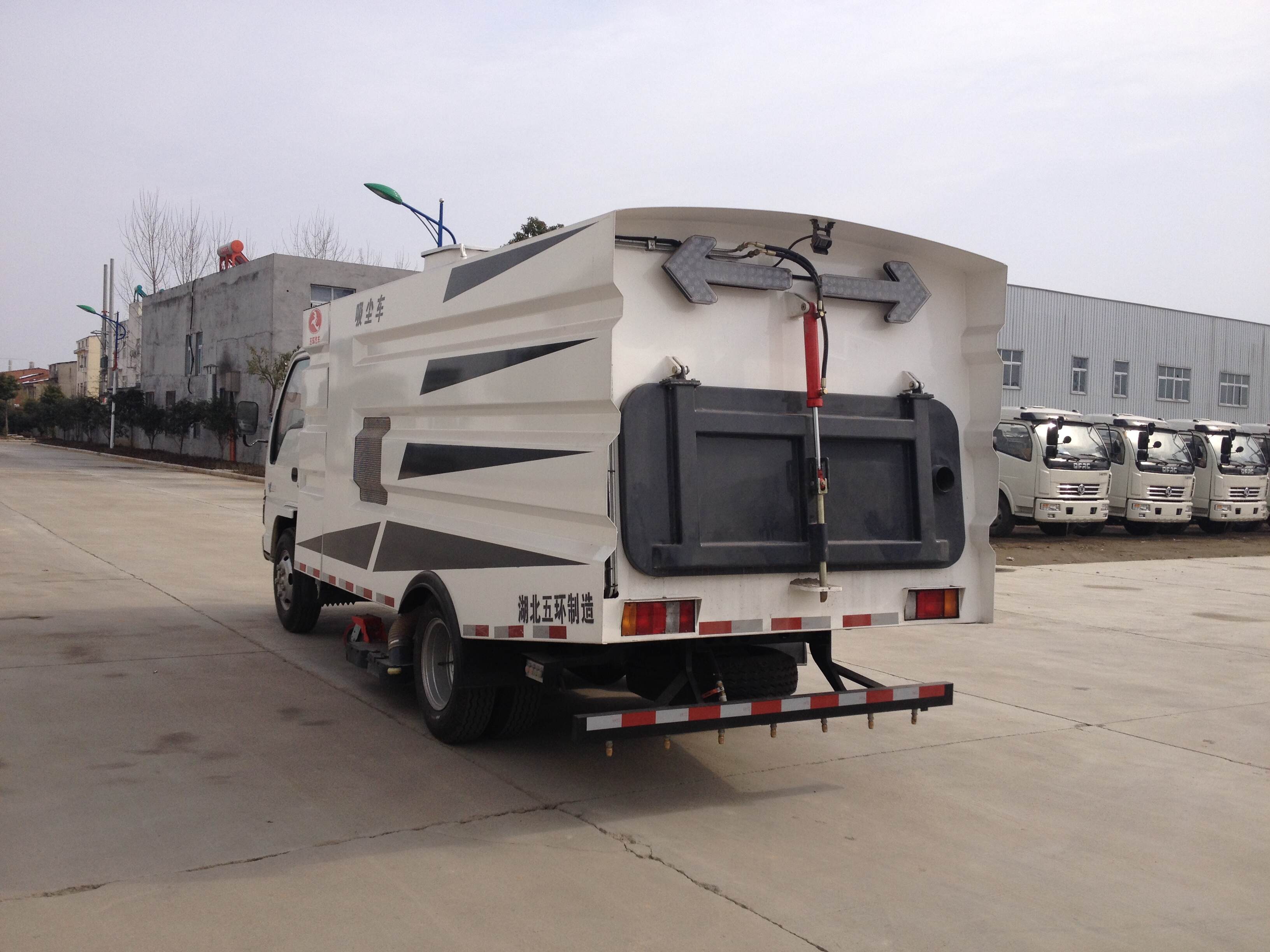 vacuum suction road sweeping truck,vacuum road sweeping truck