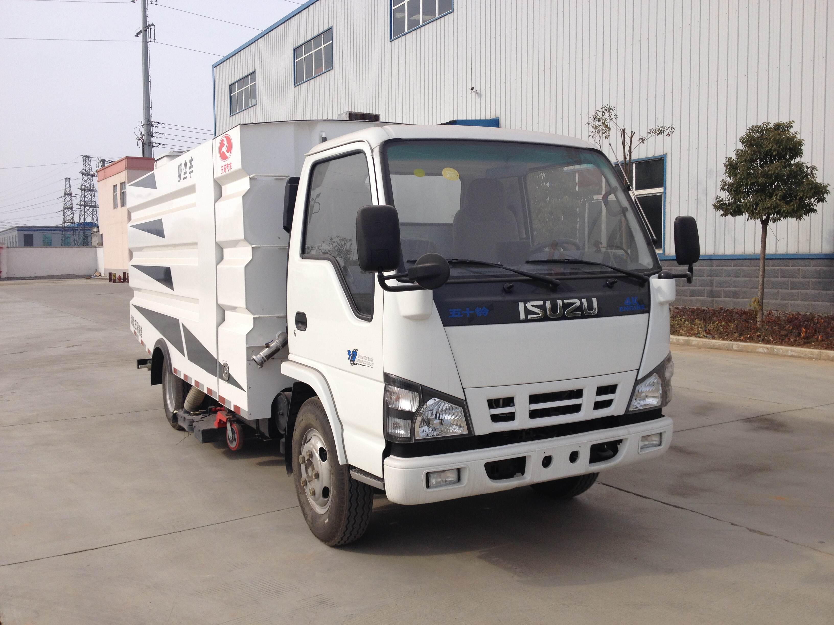 ISUZU vacuum road sweeper truck