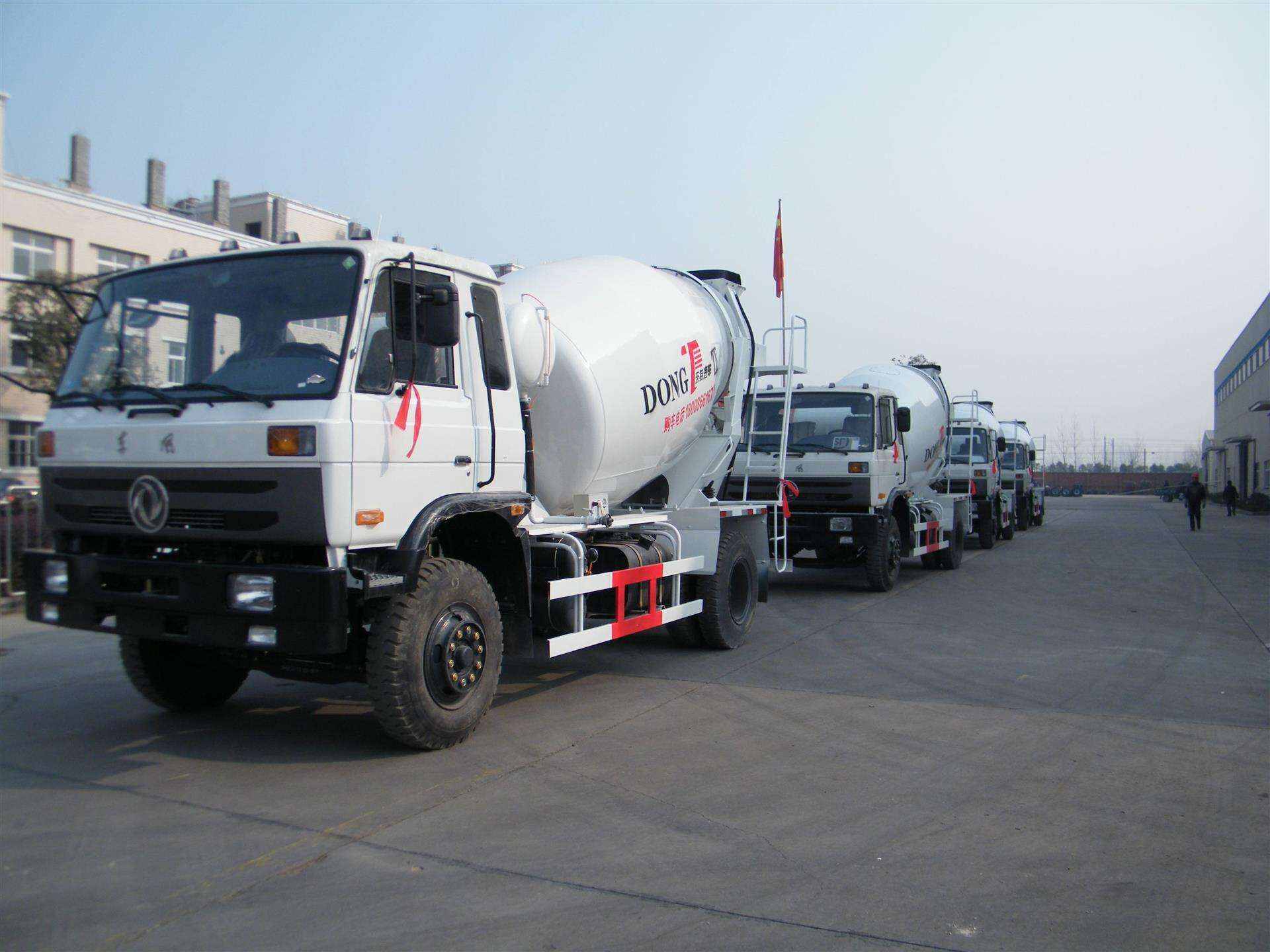 Dongfeng volumetric cement truck