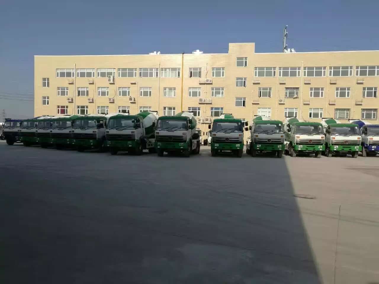 china concrete mixing truck, china concrete pump mixer truck factory