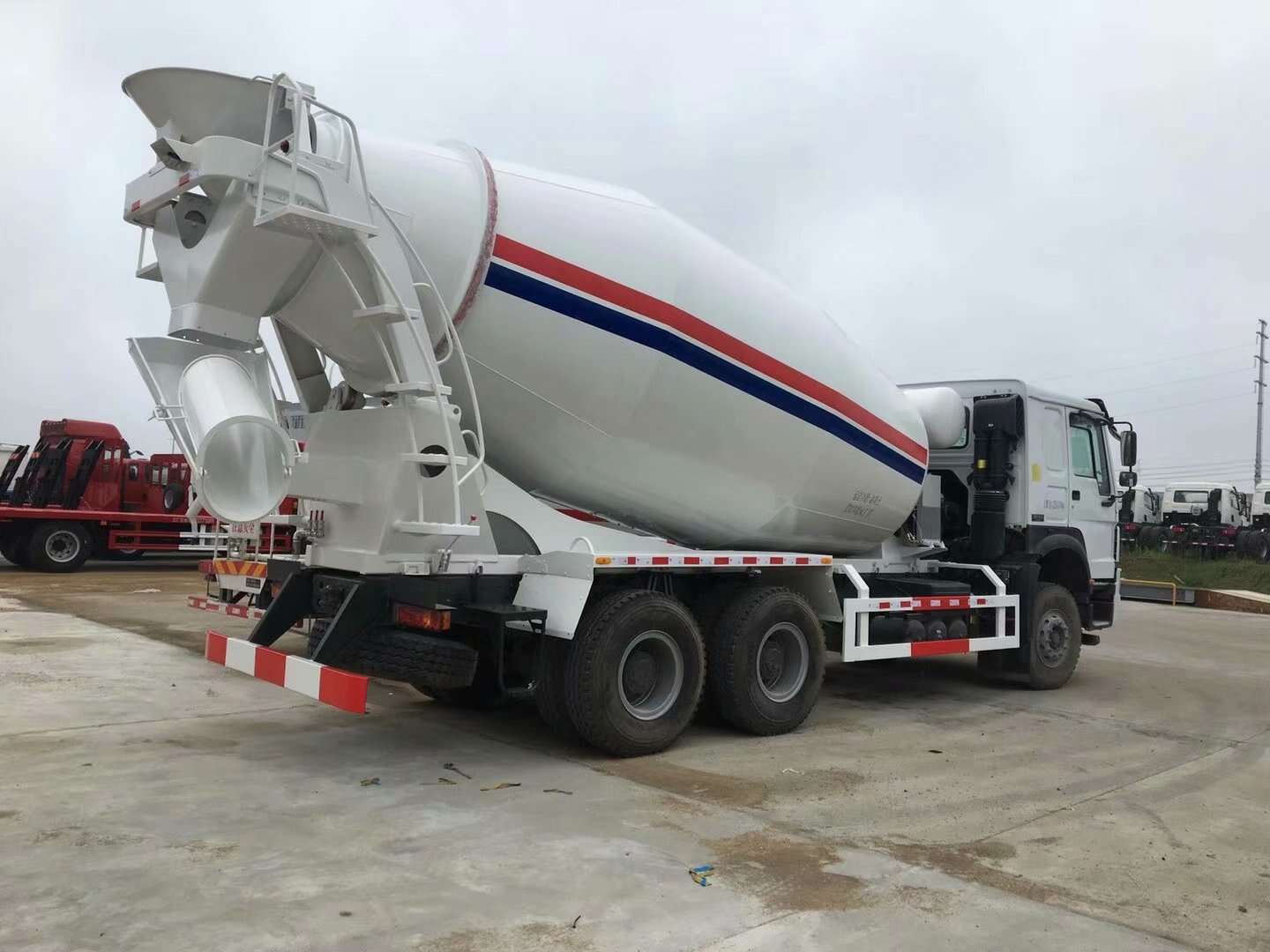 china howo concrete mixer truck, china mobile concrete mixer truck