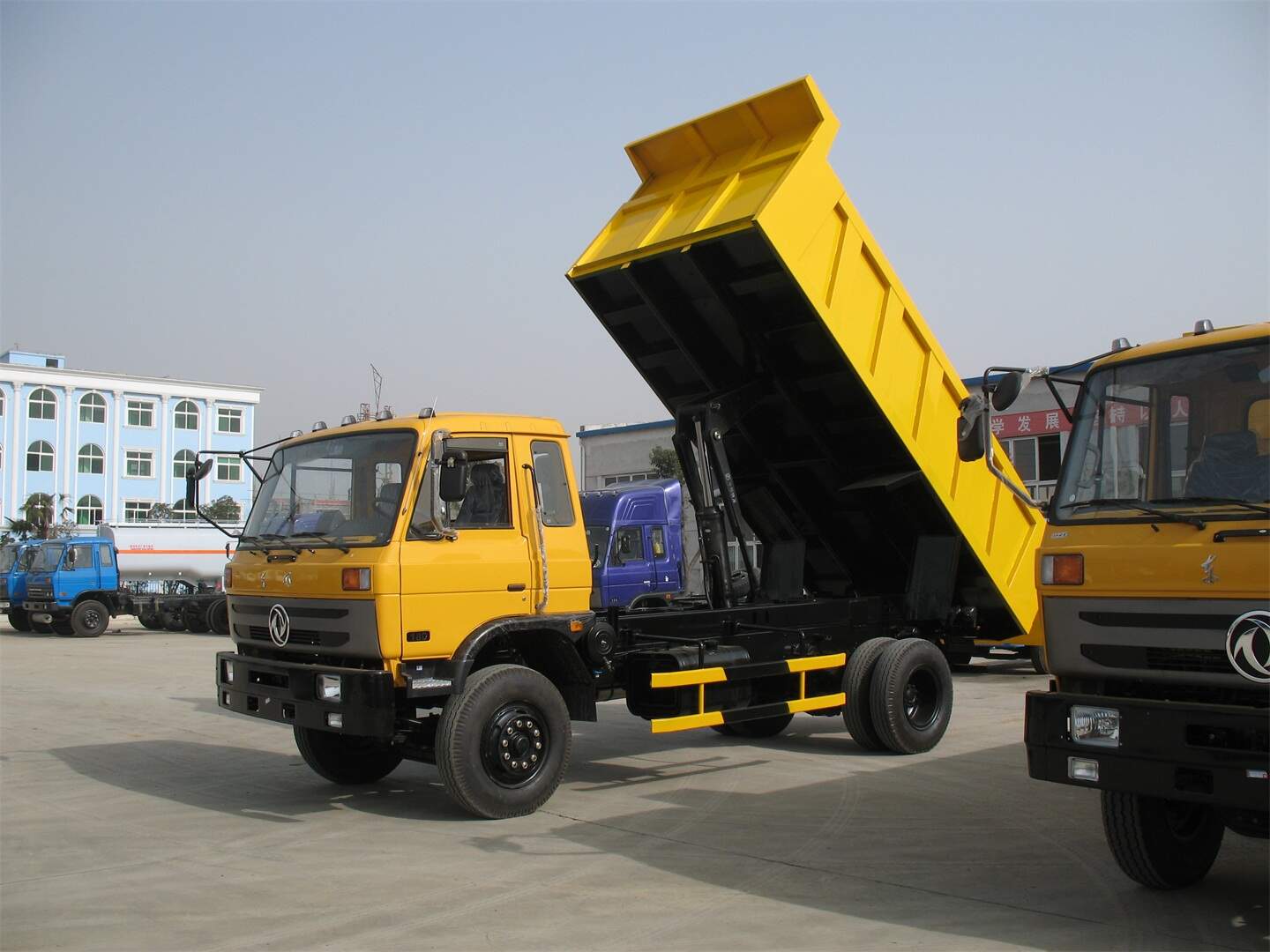 Dongfeng 10-15T dump truck vehicle