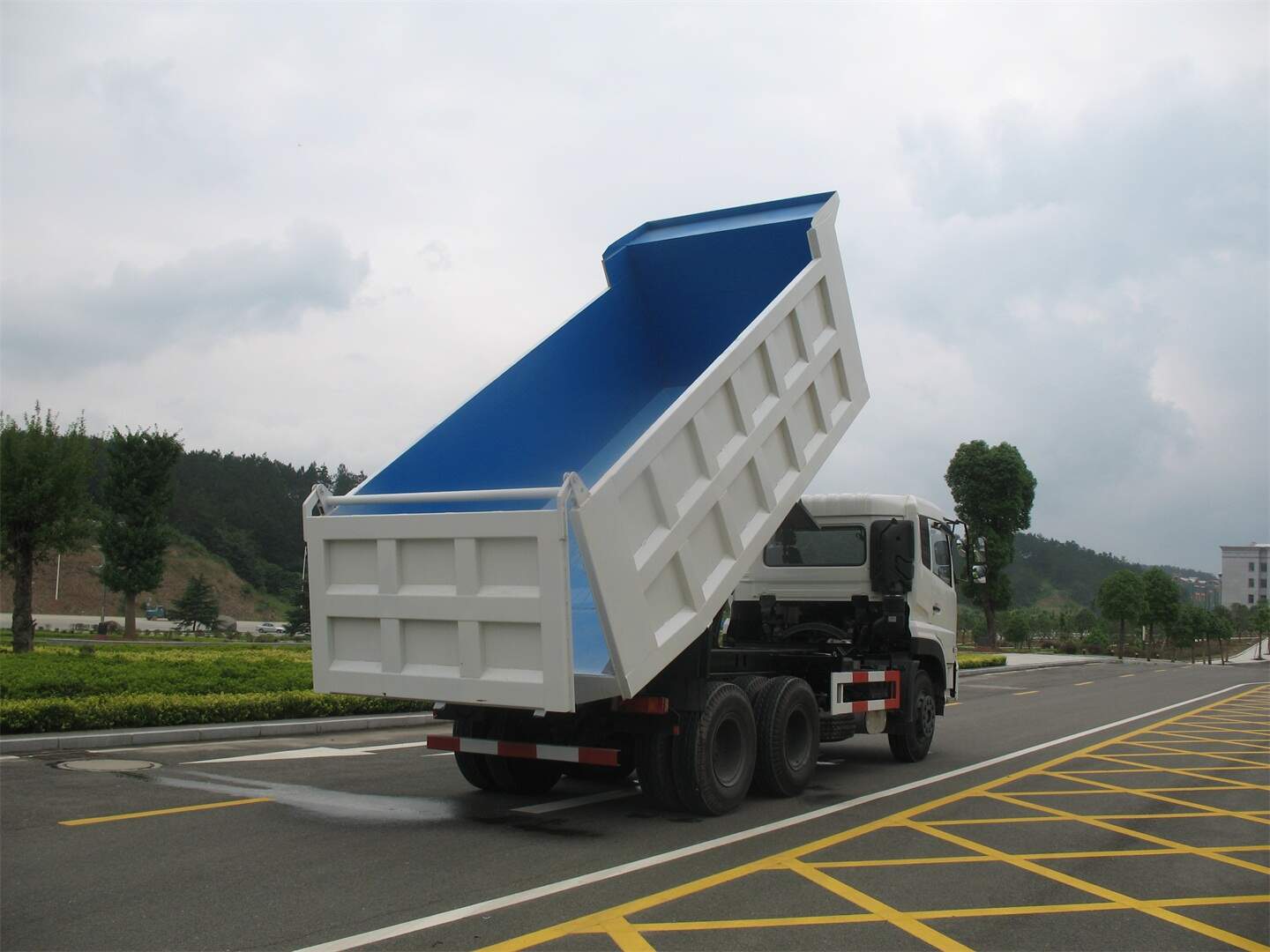 high lift dump truck for sale ,high rail dump truck