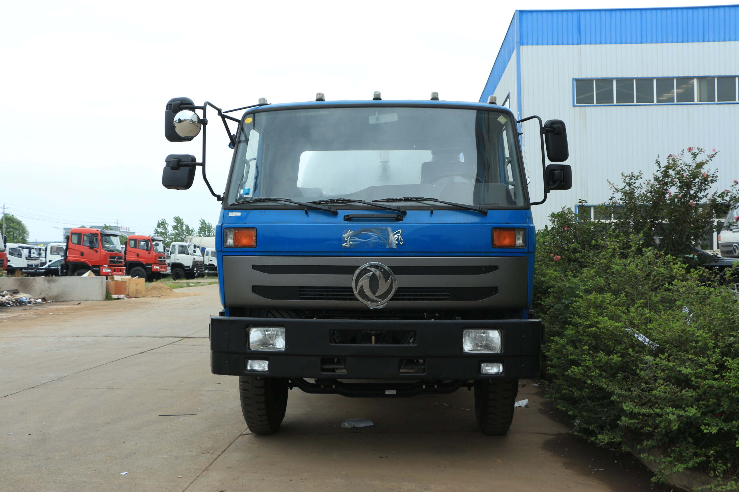 vacuum sewage suction truck