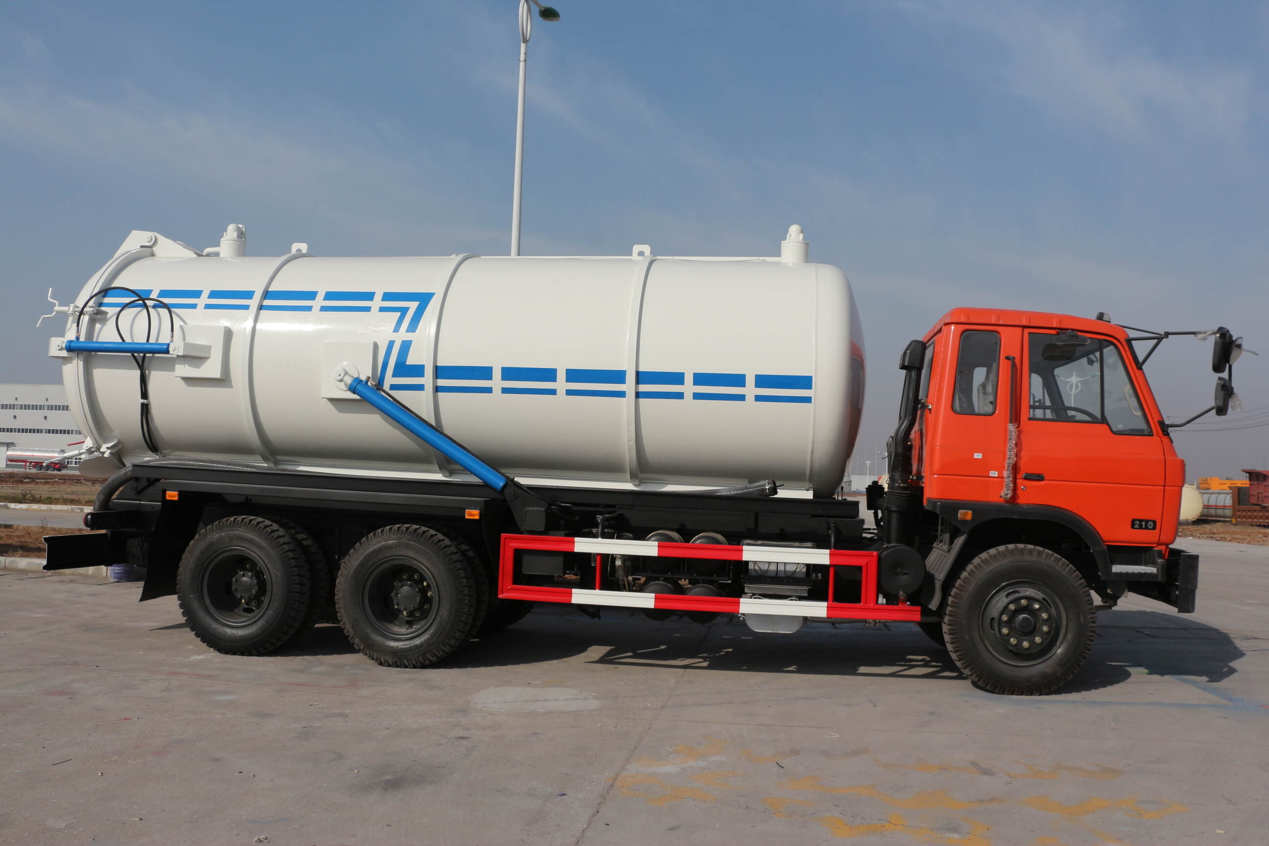 cheap sewage suction truck ,cheap vacuum sewage suction truck