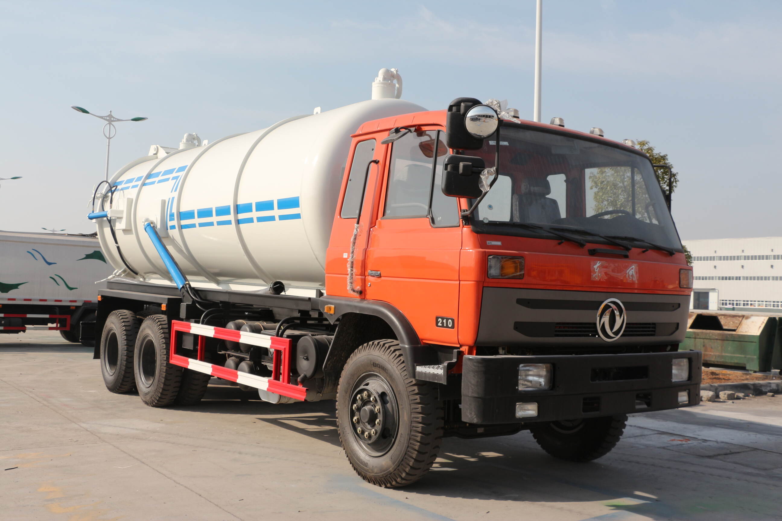 cheap sewage suction truck ,cheap vacuum sewage suction truck