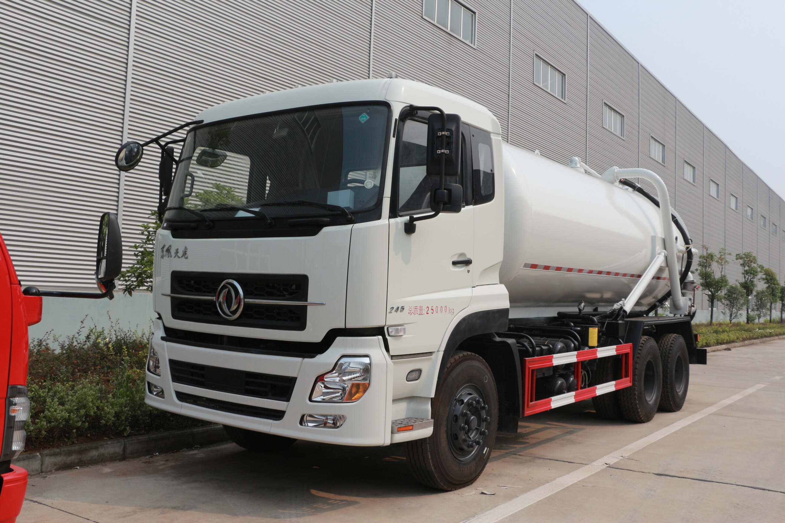 customized vacuum sewage suction truck