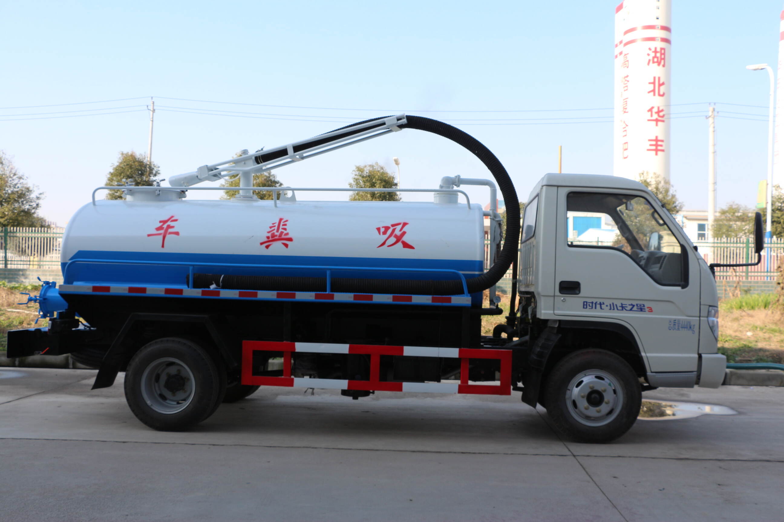 discount vacuum sewage suction truck, dongfeng sewage suction truck