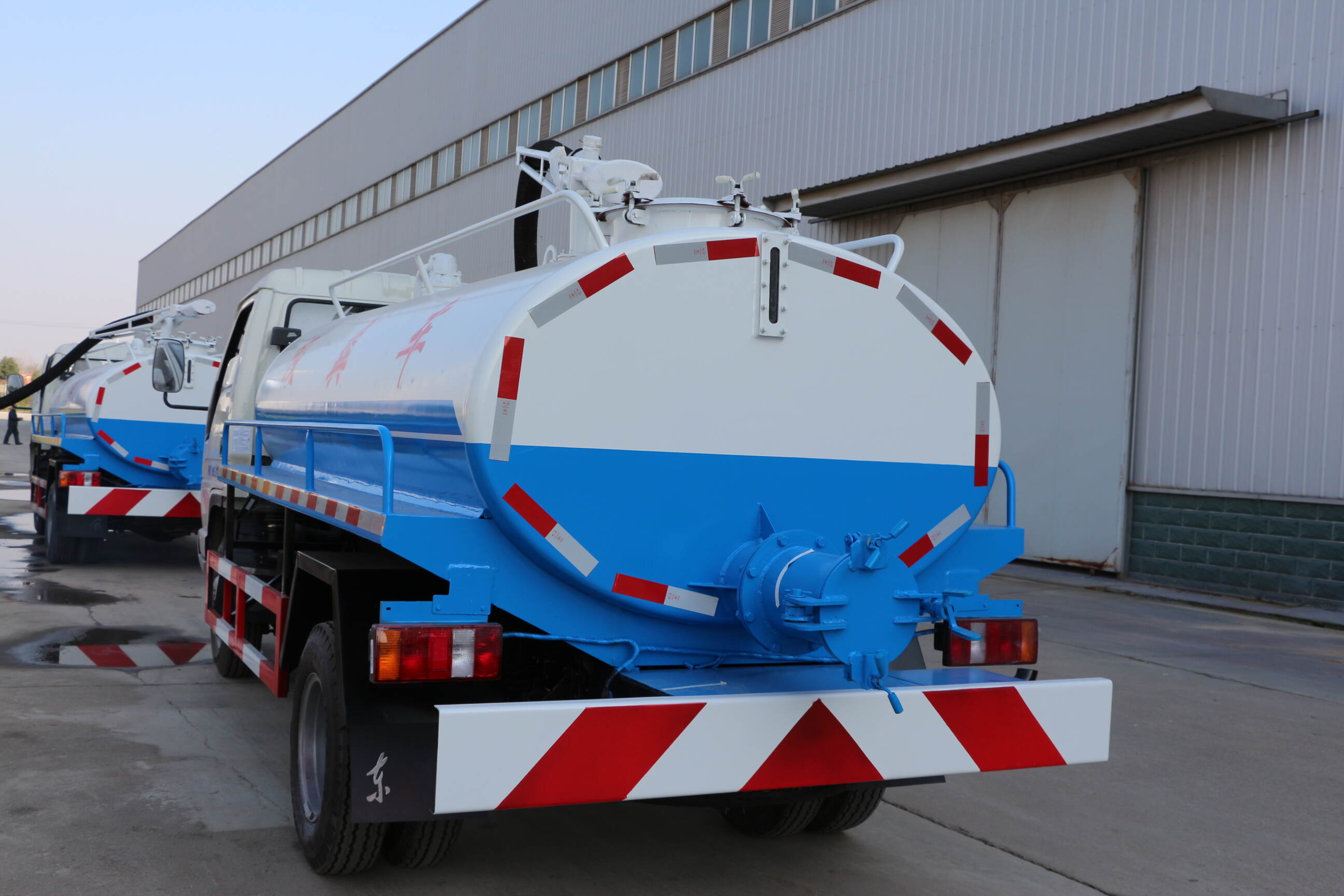 discount vacuum sewage suction truck, dongfeng sewage suction truck