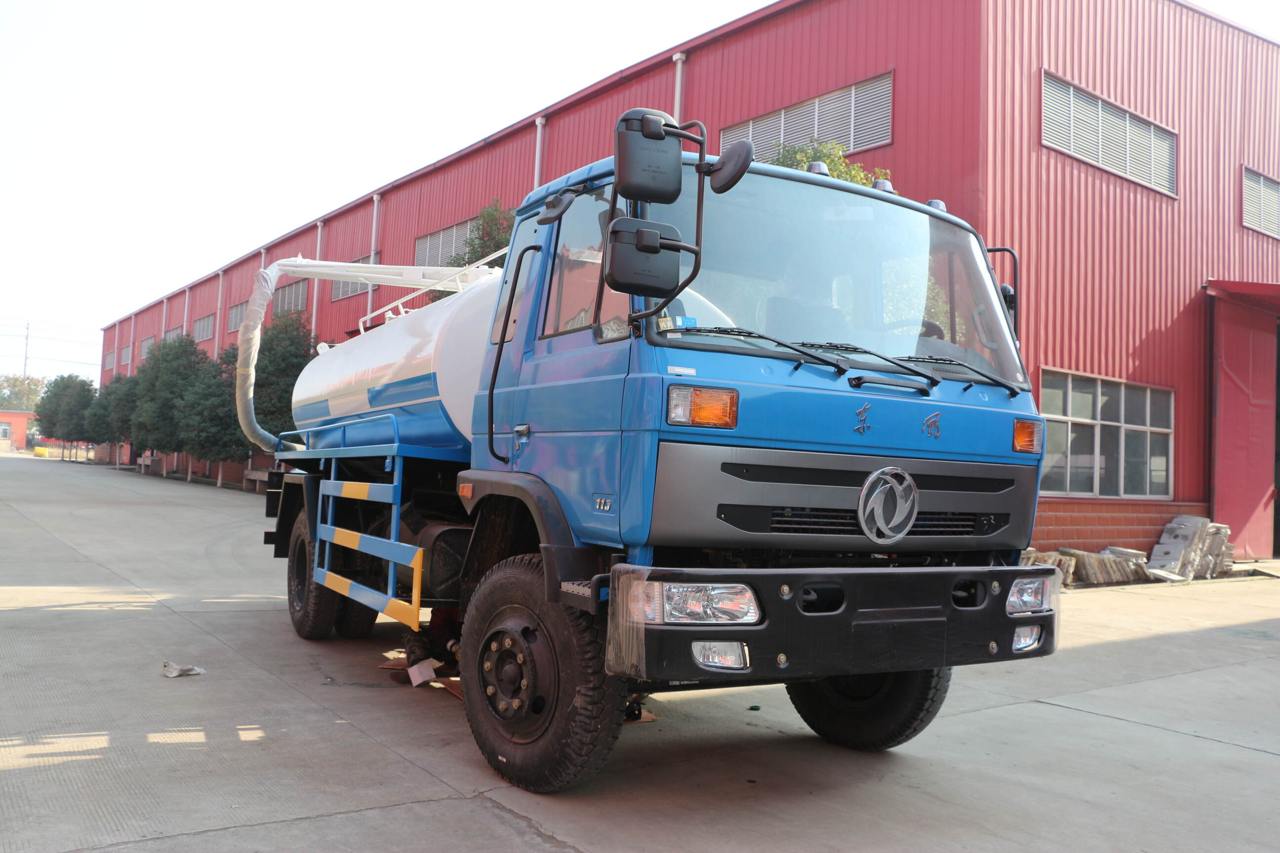 vacuum sewage suction trucks ,vacuum suction sewage tanker truck