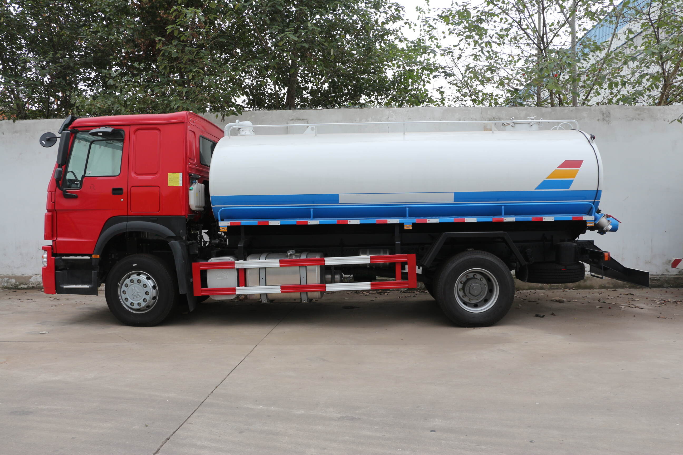 vacuum suction sewage truck