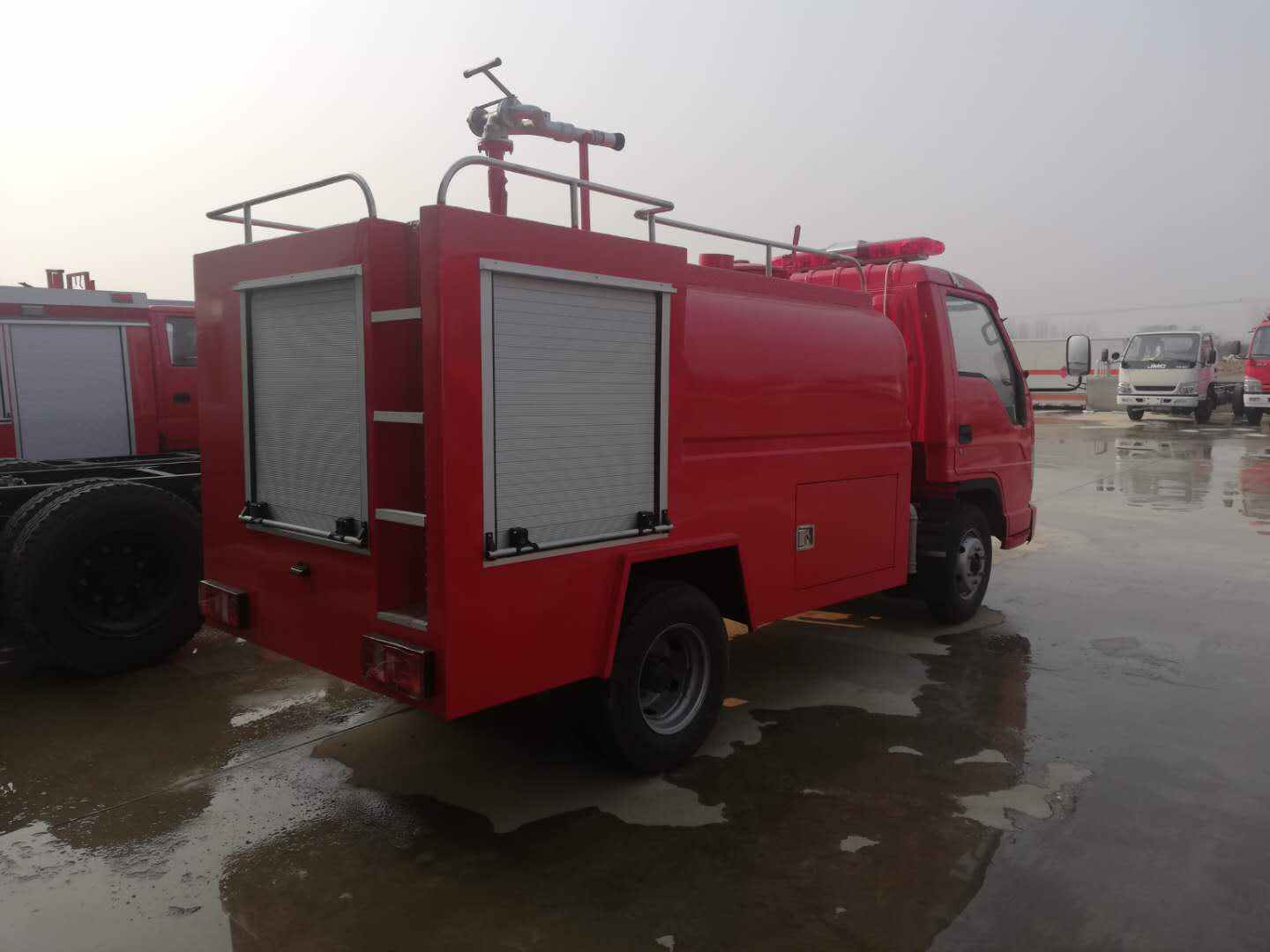 water tank fire fighting truck manufacturers