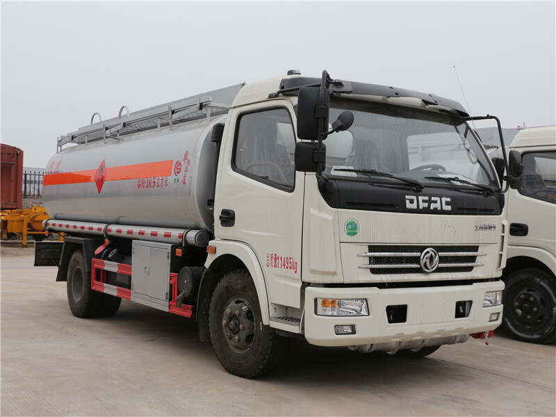 Dongfeng 7-10m³ fuel truck for sale