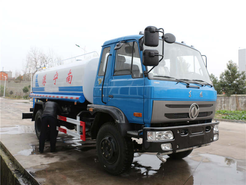 Dongfeng duolika 8-10m³ water tank truck