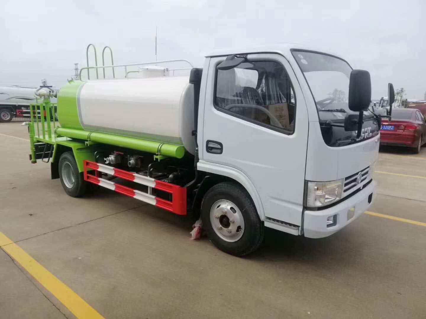 Dongfeng 5m3 water tank truck