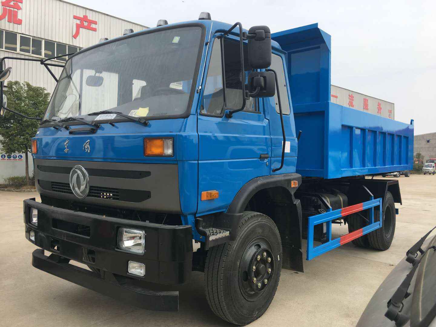 Dongfeng 6-8T dump truck