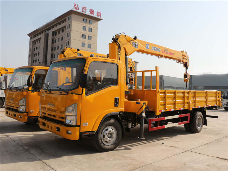 Isuzu telescopic boom truck mounted crane