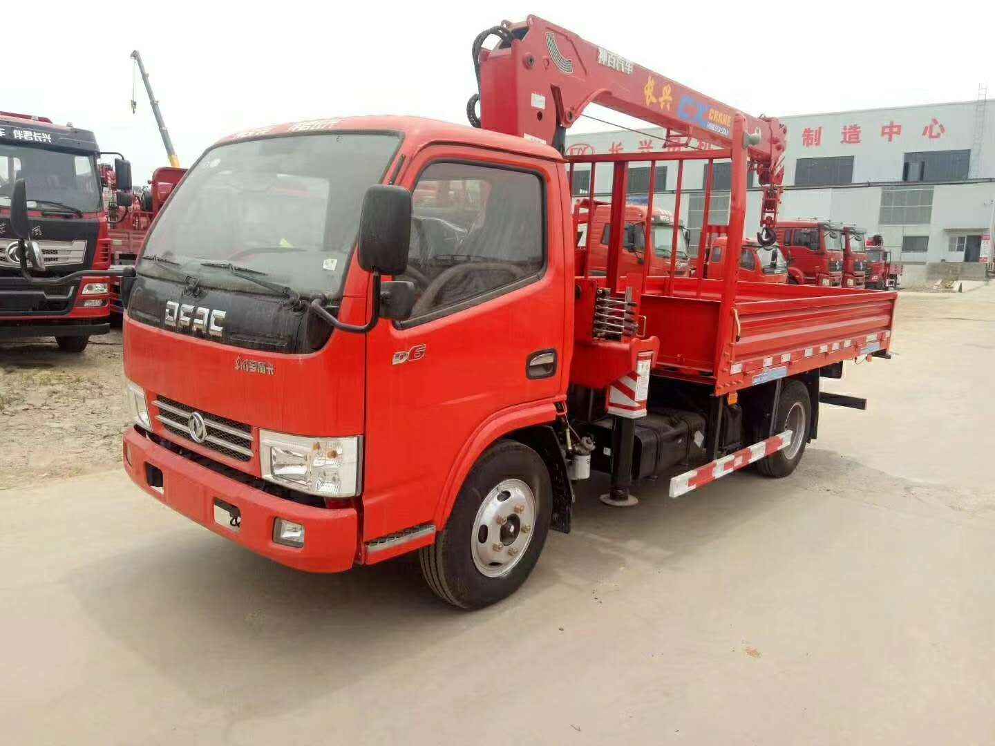 Dongfeng flatbed truck with crane