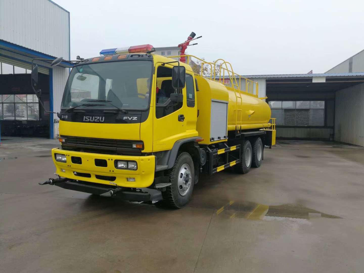 Isuzu FVZ 6x4 style 16m3 water fire truck