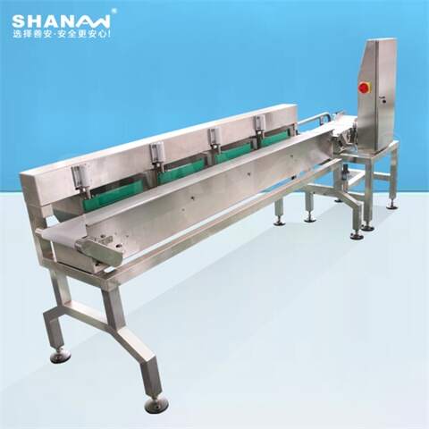 Multi-stage checkweigher for industrial products, aquatic products, poultry, meat
