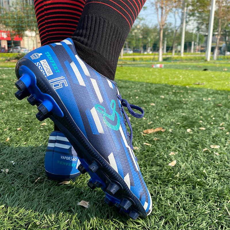OEM men soccer shoes