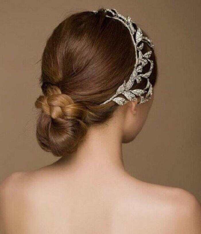 Bride hairstyle with hair poiece